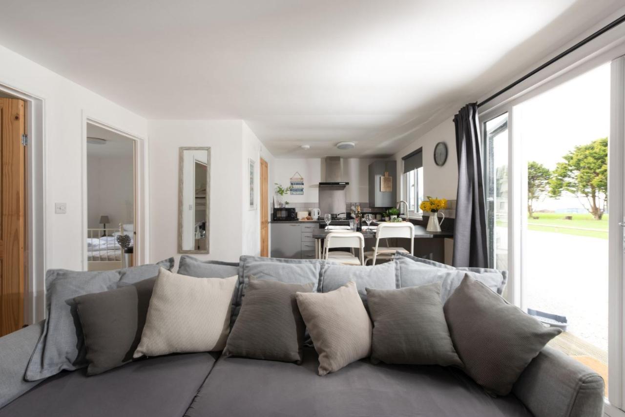 Wheal Prosper- Beautifully Fitted Wooden Lodge Helston Cornwall Εξωτερικό φωτογραφία