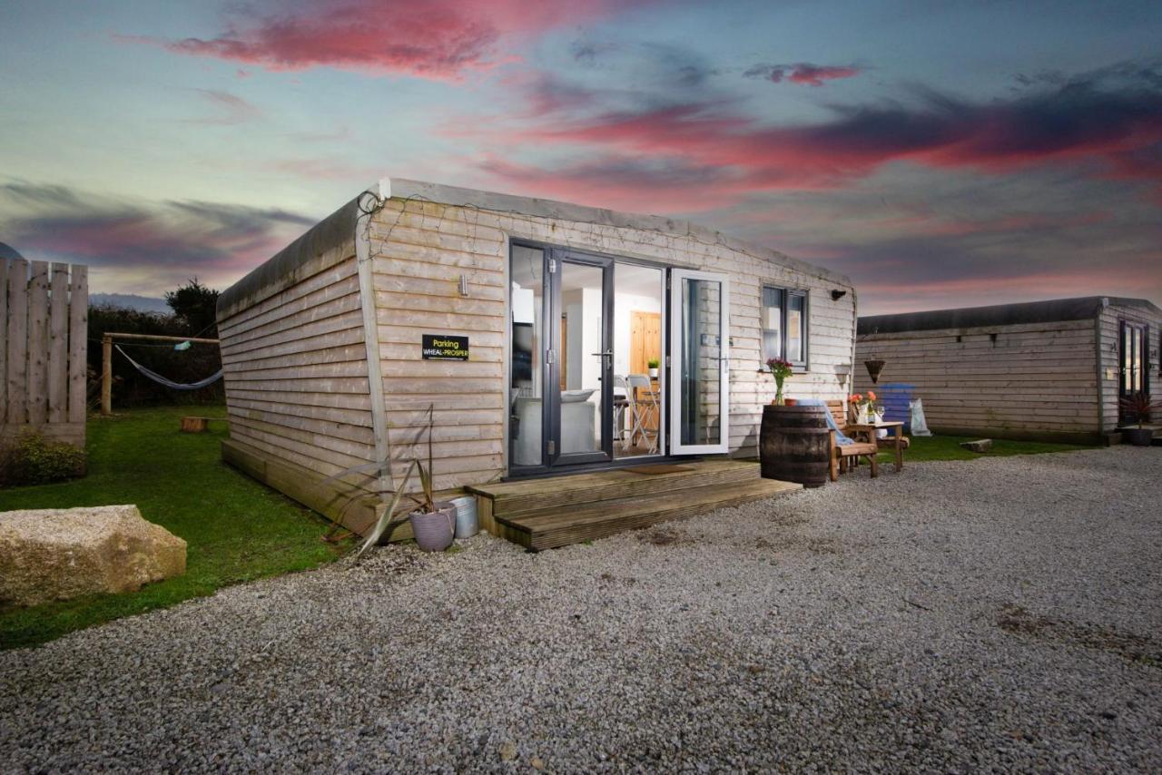Wheal Prosper- Beautifully Fitted Wooden Lodge Helston Cornwall Εξωτερικό φωτογραφία