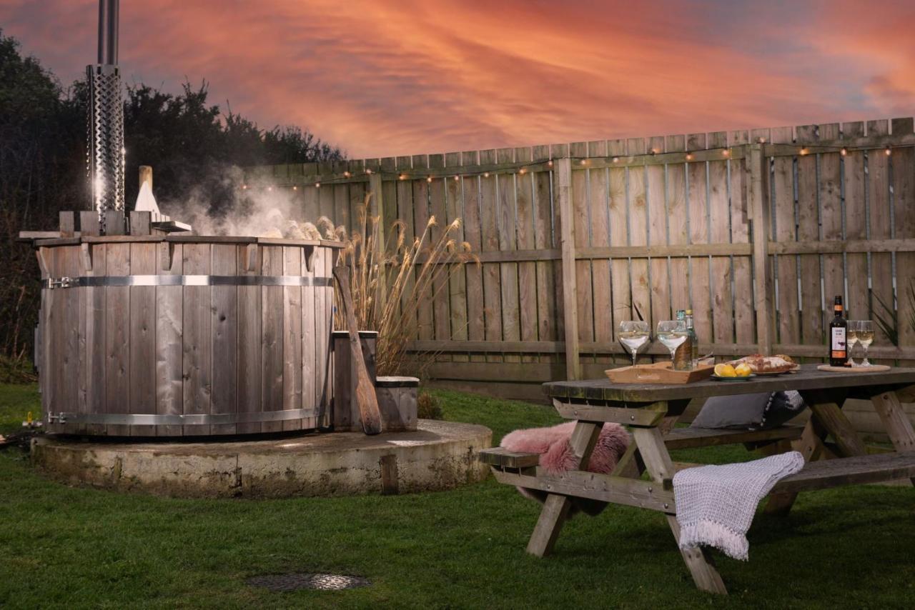 Wheal Prosper- Beautifully Fitted Wooden Lodge Helston Cornwall Εξωτερικό φωτογραφία